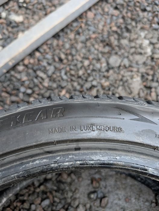 Зимова шина розпаровка Goodyear 215/45 R17 215*45 17 Ultragrip Ice-2