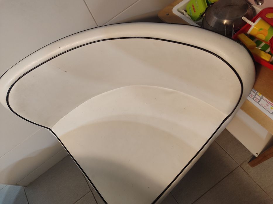 Mesa e bancos de cozinha