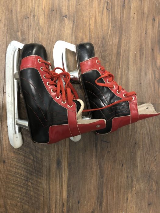 Łyżwy hokejowe r.38
