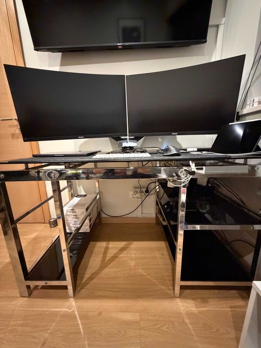 Secretária em Vidro Preto e Metal Cromado | 130x70 cm | Estilo Moderno