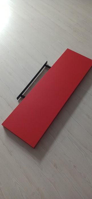 Prateleira cor vermelha