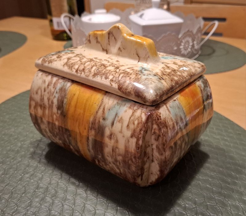 Szkatuła porcelanowa