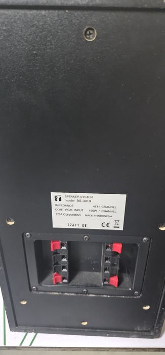 Sistema de som Toa BS-301B 
Compact satellite speaker system
