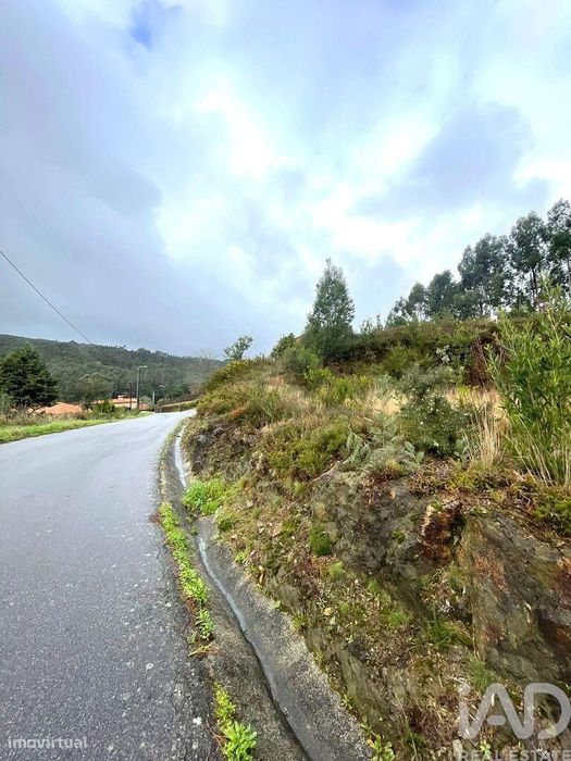 Terreno para construção em Outeiro