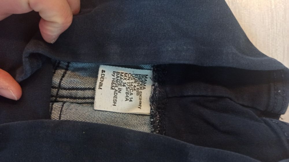 Niebieskie spodnie jeansowe ciążowe. Rozm. 44 H&M