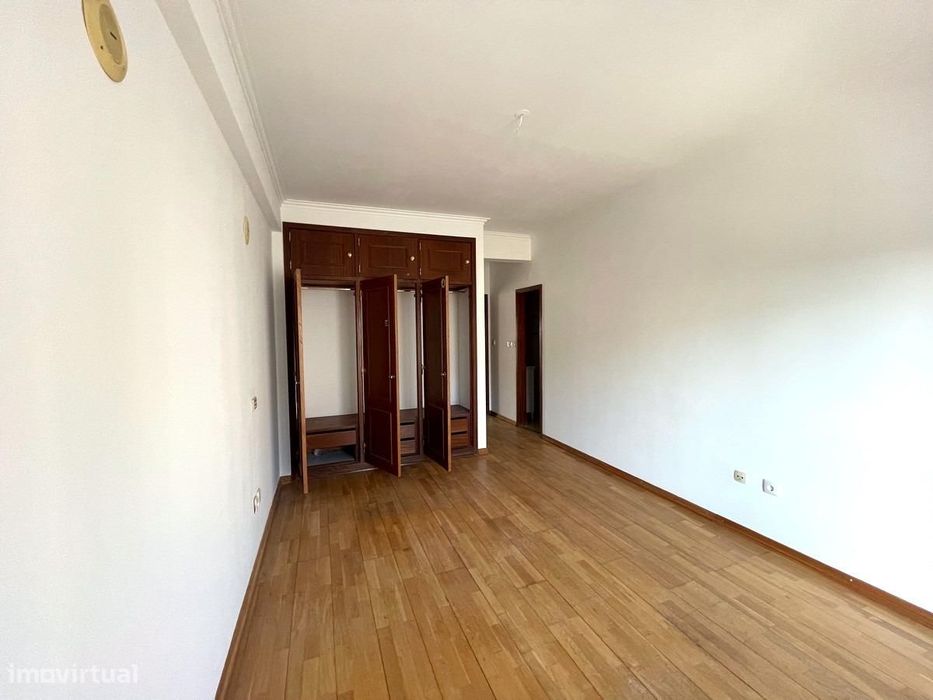 Apartamento T3 com amplas áreas no Seixal