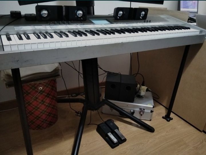 KORG Triton Pro X - 88 teclas + extras