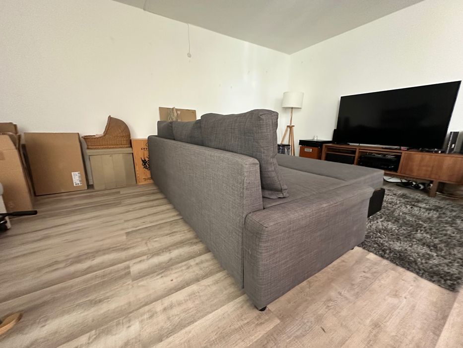 Sofá cama de canto com arrumação FRIHETEN IKEA