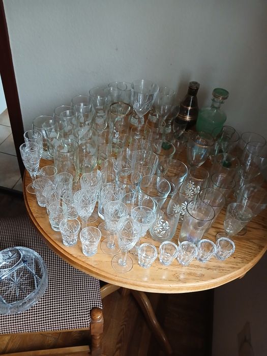 Стакани,склянні, кришталеві