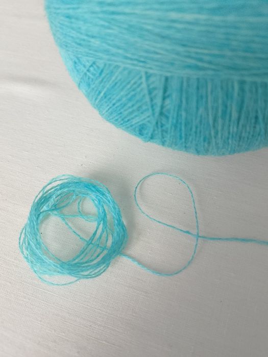 Пряжа півшерсть у бобінах