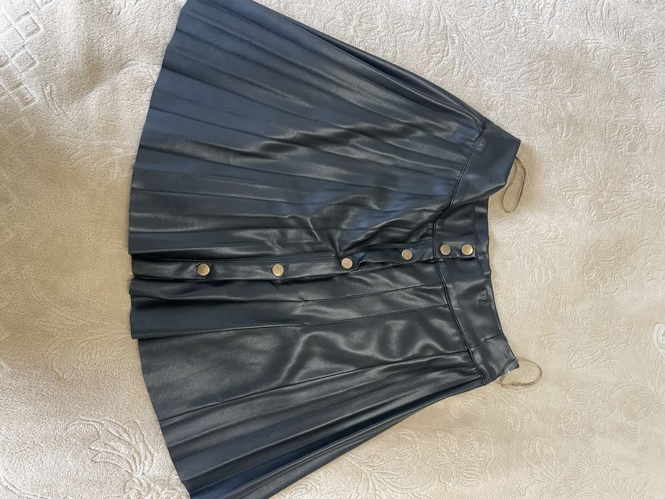 Спідниця з екошкіри