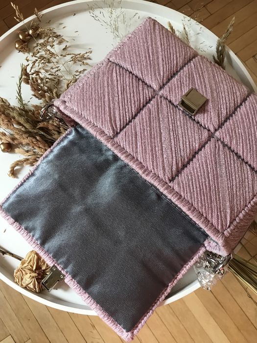 Маленькі сумочки-клатчі ручної роботи