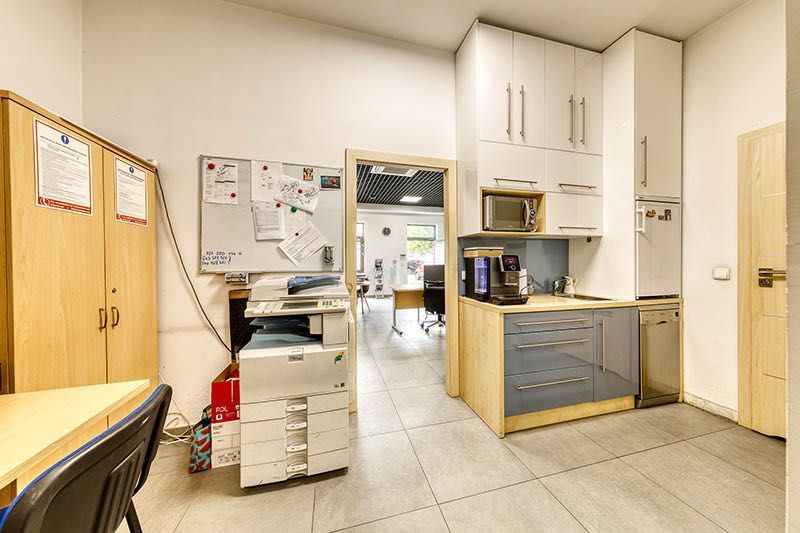 Lokal handlowo-usługowy 49,2m².