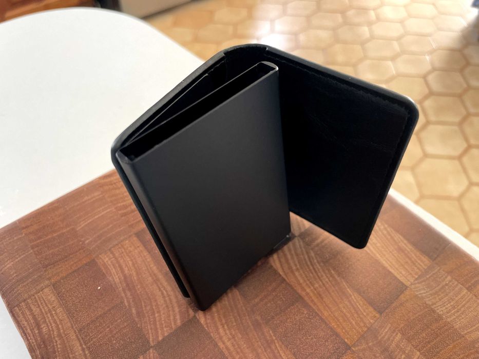 Carteira em Pele Preta p/ Cartões