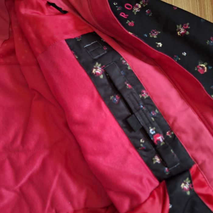 Kurtka narciarska, 8K, czarna w różyczki (Roxy) S