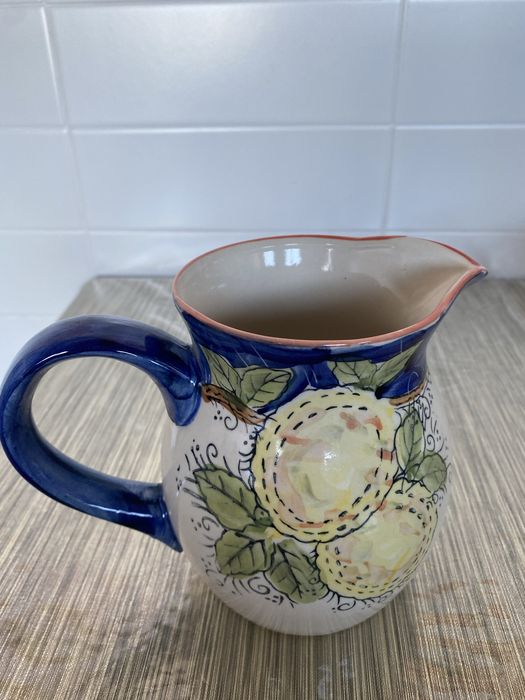 Hand-painted porcelain jug64874057535361121