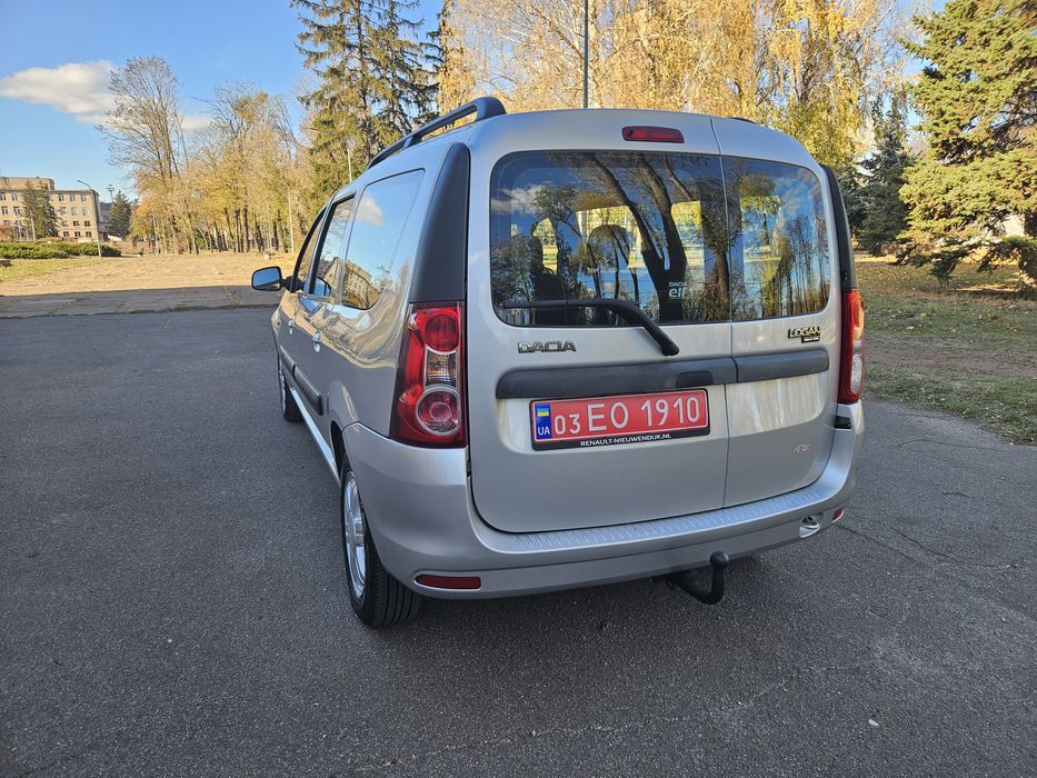 Продам Dacia Logan MCW Laureat Black Line 2012 г.в