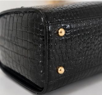 Жіноча сумка саквояж Dolce & Gabbana чорна лакова під крокодила Саквояж D&G 32*18*22