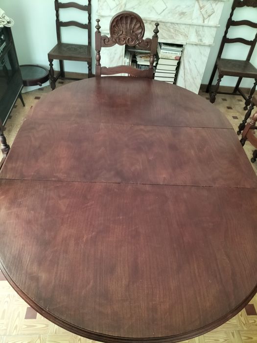 Conjunto Sala de Jantar - 1 aparador, 1 mesa e 8 cadeiras