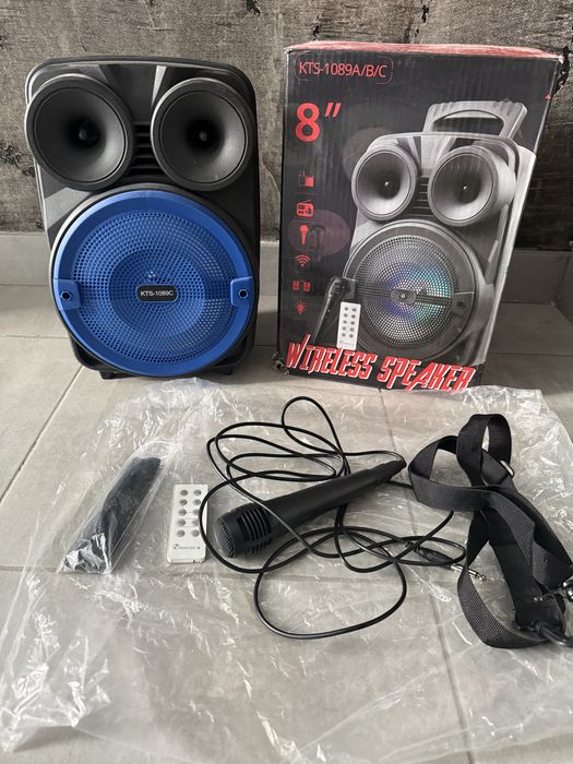 портативна бездротова колонка KTS-1089C (8-дюймовий динамік) з комплектом: мікрофоном, пультом дистанційного керування та ременем для перенесення