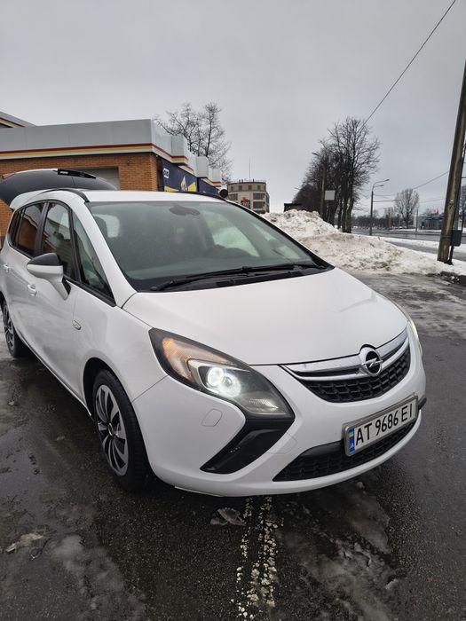 Продам авто Opel Zafira Tourer