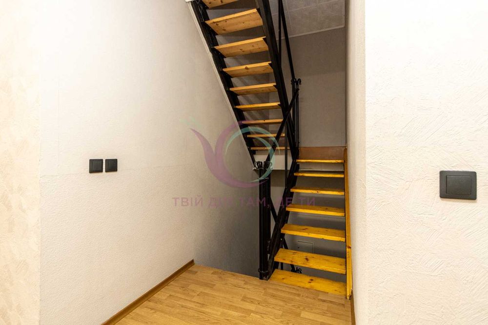 Будинок Угринів передмістя Івано-Франківська Особняк з ділянкою 7сот