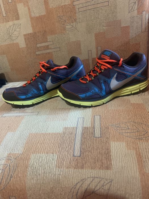 Кросівки NIKE 43 27.5 см