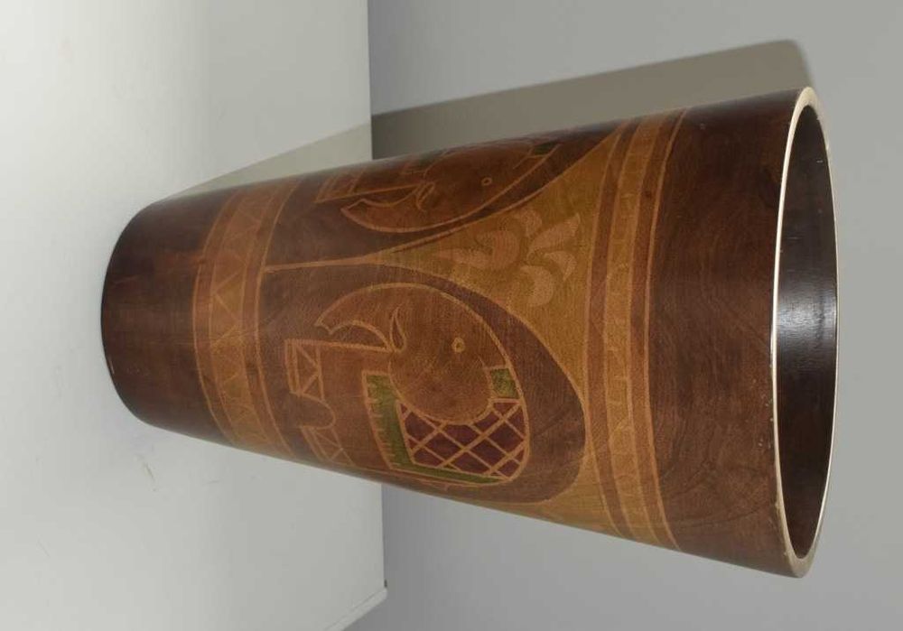 Balde em madeira pintado à mão, feito na Tailândia