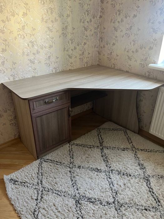 Стіл письмовий/офісний