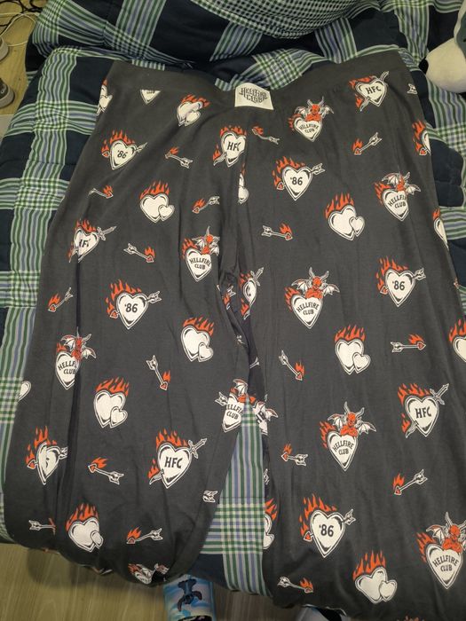 Calças de pijama stranger things hellfire club tamanho XL unisexo