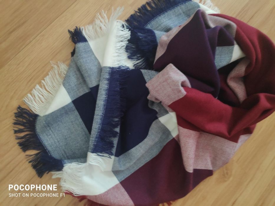 Bardzo duża chusta damska.