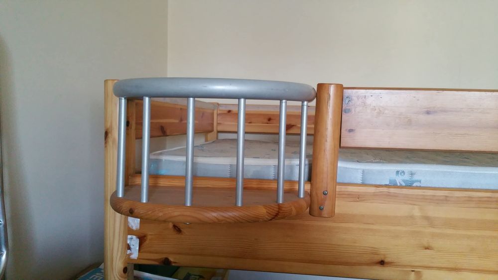 Cama de criança elevada