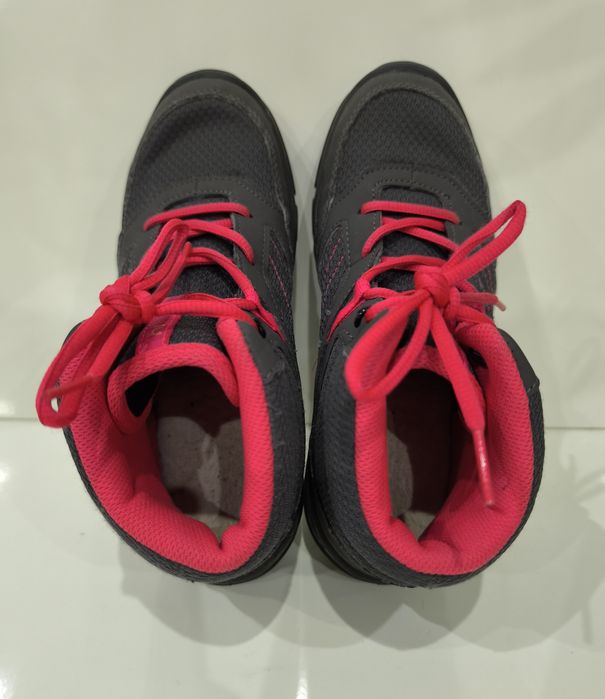 Botas Cinza da Quechua