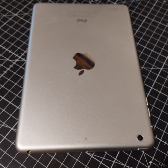 iPad mini Wi-Fi- 64 Gb