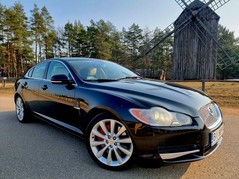 Jaguar XF