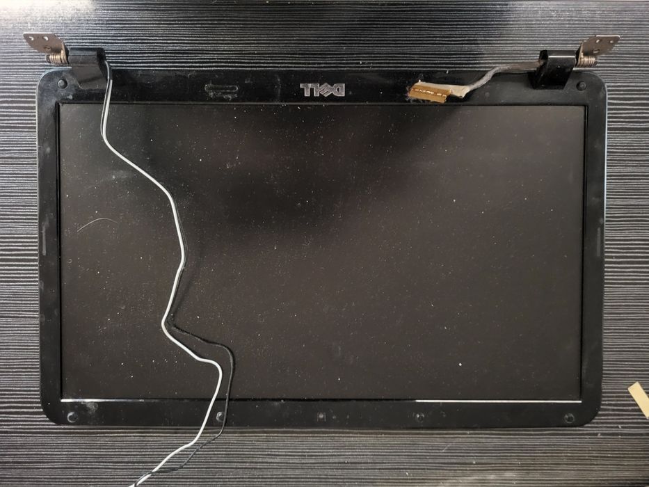 Sprzedam klapę matrycy z pasmem do laptopa DELL VOSTRO 1015 PP37L.
