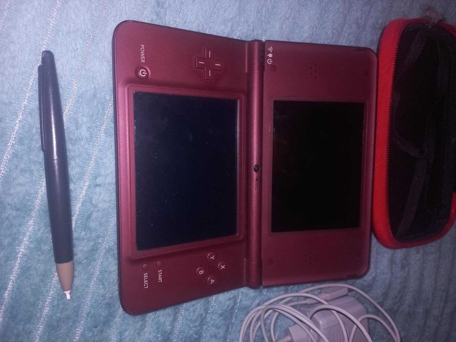 Nintendo DSI XL Vermelha