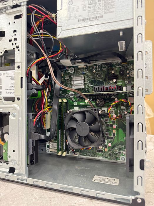 Компʼютер HP Pavilion i5 4460s/8GB/SSD 128GB/HDD 1TB/R5 M320 2GB/WIFI