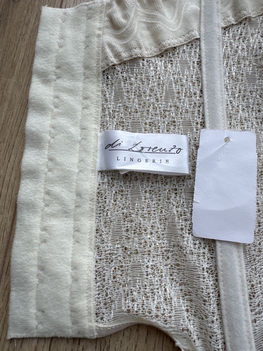 Piekny kremowy gorset 75D Di Lorenzo nieuzyty z metka