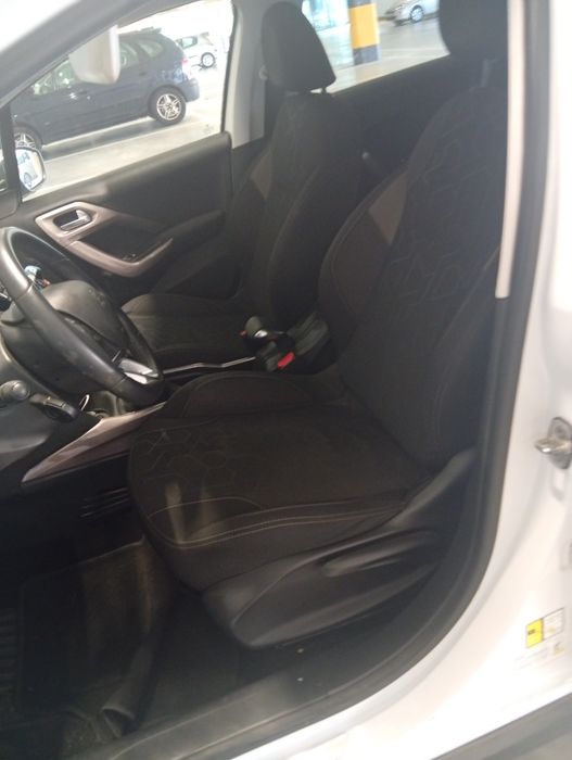 Peugeot 2008 Active  Gasolina 2015
