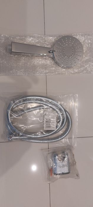 Słuchawka prysznicowa i wąż z uchwytem