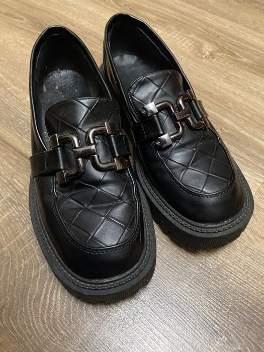 Стильні жіночі лофери