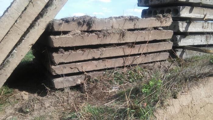 Кирпич,плиты перекрытия,фундаментные Блоки,дорожные плиты