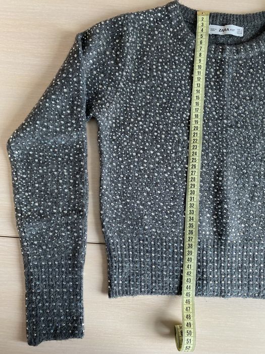 Светр з камінцями