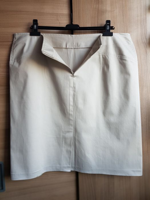 Elegancka  spódnica beżowa   rozm 44/46
