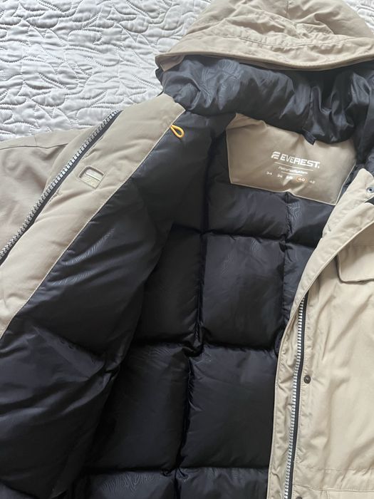 Унісекс пуховик Everest 40 розміру