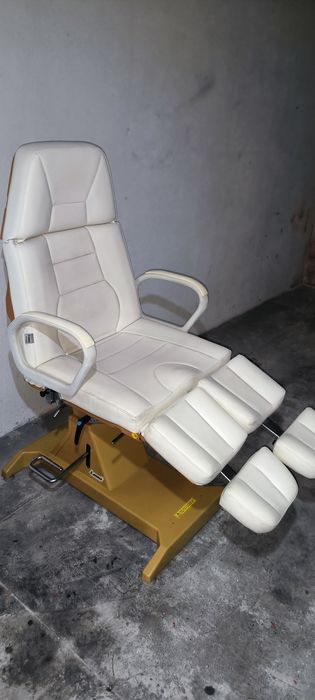 Poltrona hidráulica articulada para tratamento de pedicure ou de podol