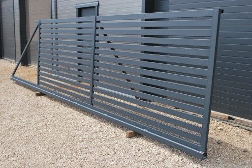 Bramy, ogrodzenia, furtki