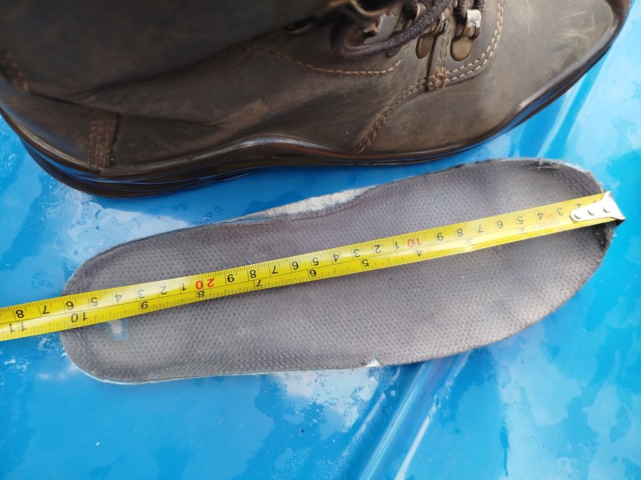 Продам вживані берці ( ботинки)