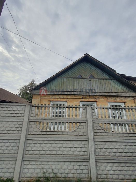 Продаж частини будинку на казбеті